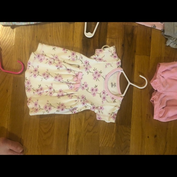 More than 100 pieces rompers dresses and sets - Picture 6 of 9